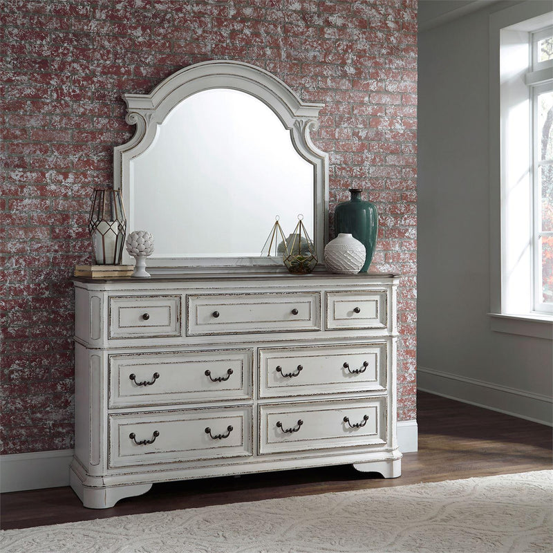 Liberty Furniture Industries Inc. Magnolia Manor 244-BR-CPBDMCN 7 pc King Panel Bedroom Set IMAGE 5