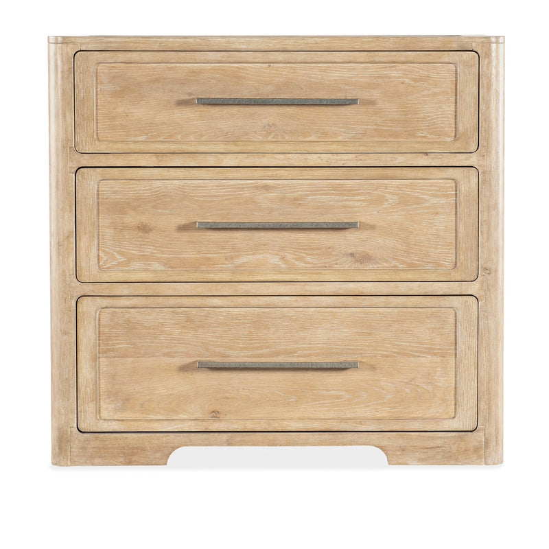 Hooker Furniture 6950-90015-80 Retreat Three-Drawer Nightstand IMAGE 2