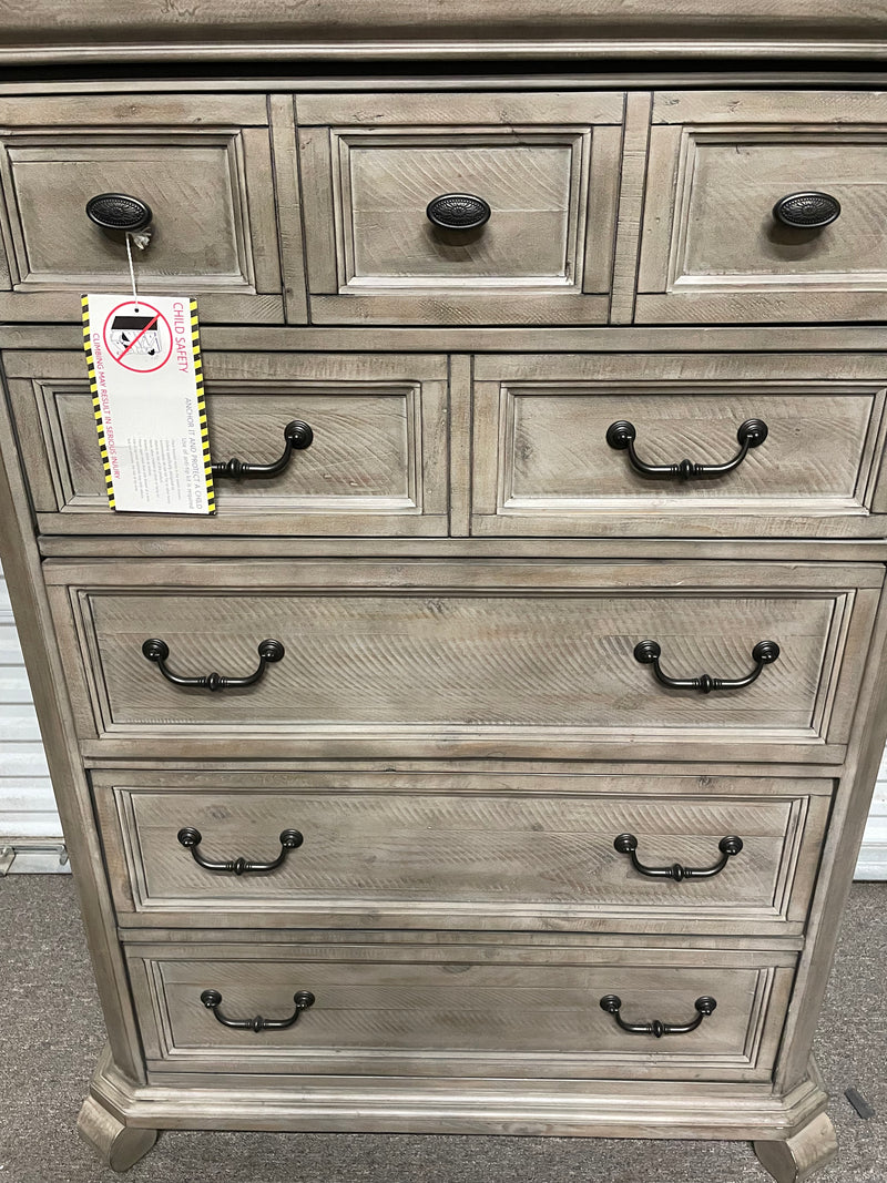 Tinley Park Chest Drawers in Dove Tail Grey by Magnussen (CLEARANCE)